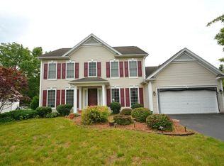3 Acorn Valley Trl, Rochester, NY 14624