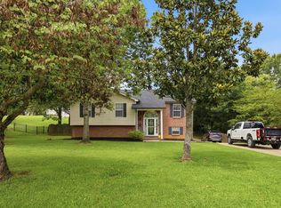 712 N Woodson Rd, Clarksville, TN 37043