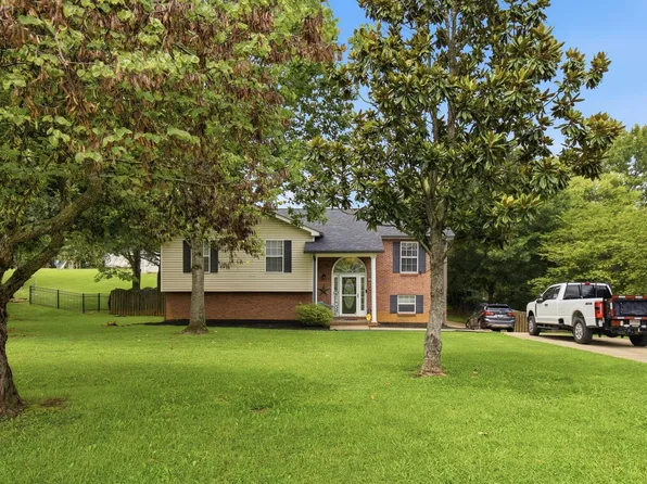 712 N Woodson Rd, Clarksville, TN 37043