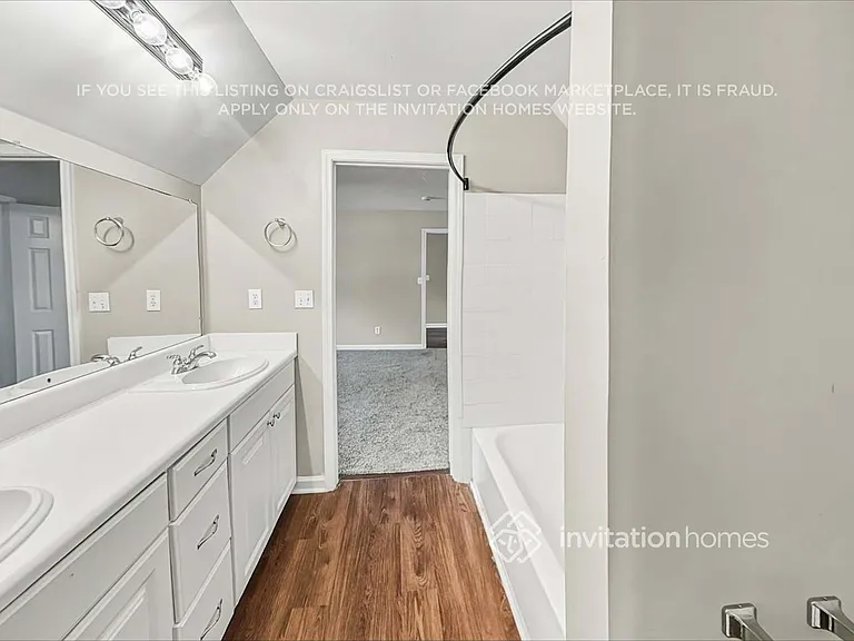 4351 Lakeside Hills Way NE — Photo 15