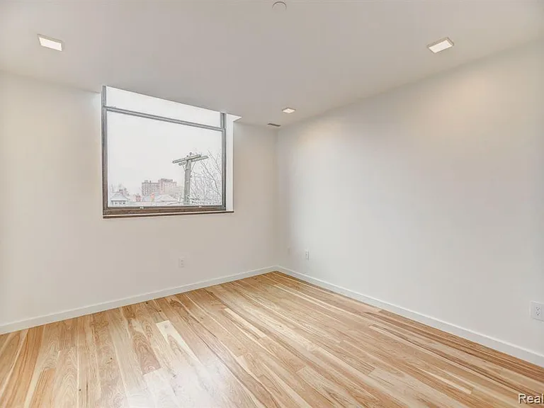 1454 Townsend St #303 — Photo 14