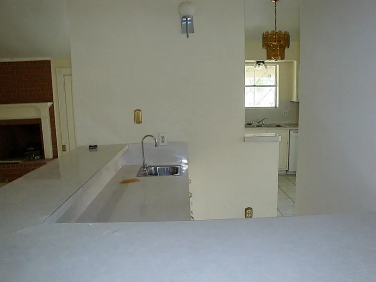 6806 Caddo Lake Ln — Photo 5
