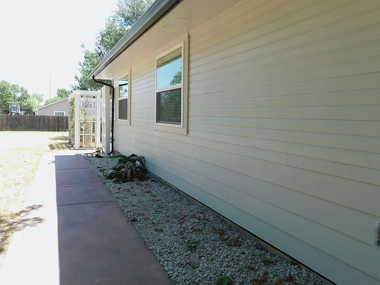 404 Woodson Cir — Photo 23