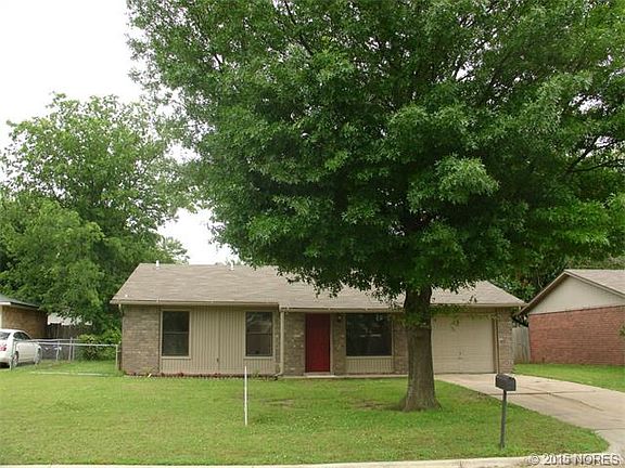 2nd image of 14427 S Oak Ct E