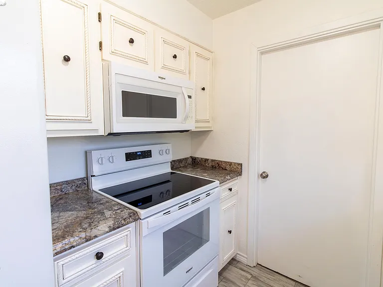 1020 Foley Ave — Photo 10
