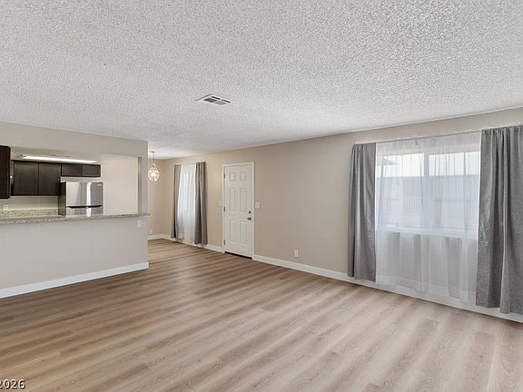 5th image of 4851 E Craig Rd