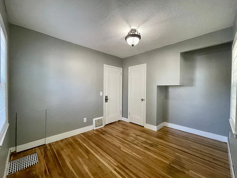 4355 Oliver Ave N — Photo 6