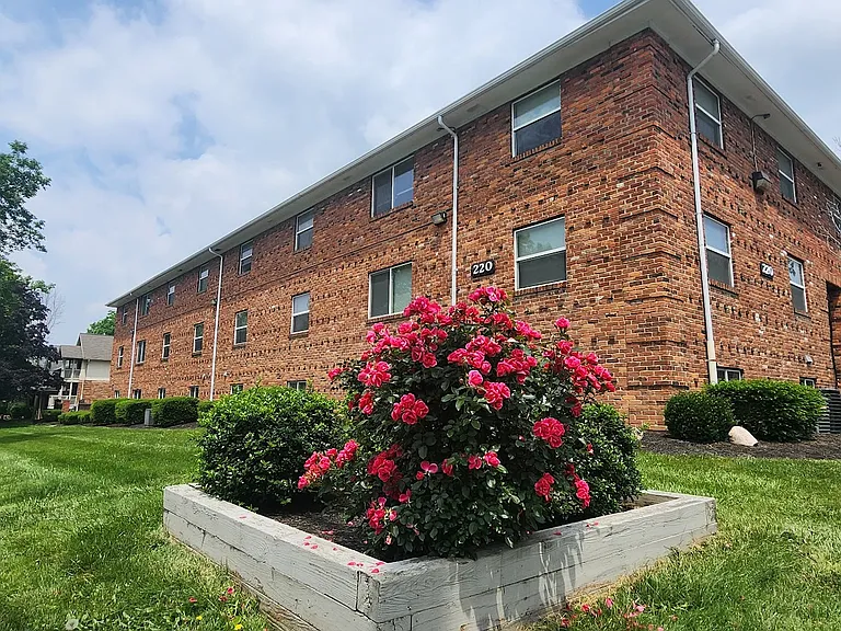 220 E. Lane Ave. — Photo 37