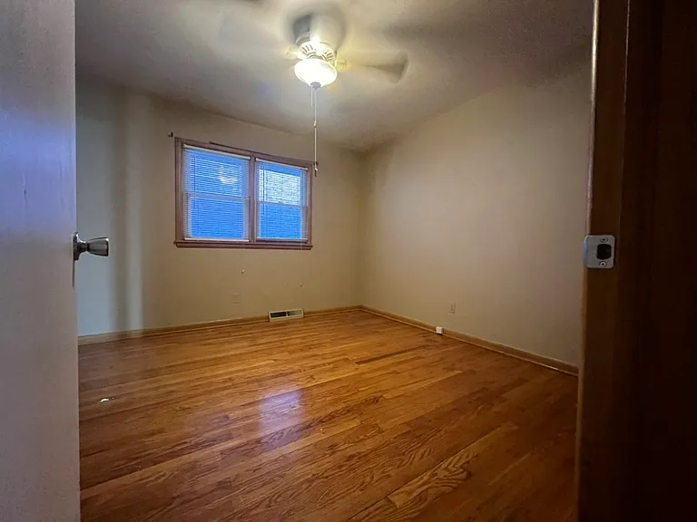 1131 E Elm St #7 — Photo 7