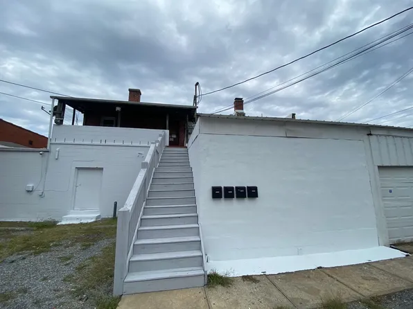823 Main St APT 3, Altavista, VA 24517