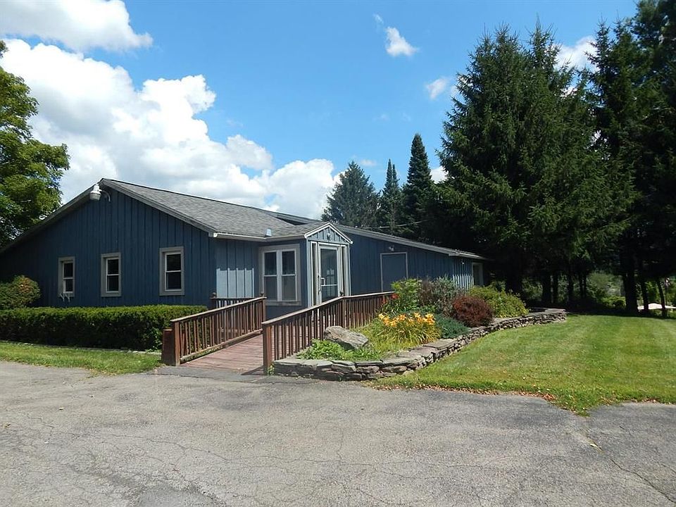 1st image of 4 Heritage Dr