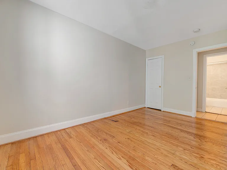 1200 Penn St NE #1 — Photo 15