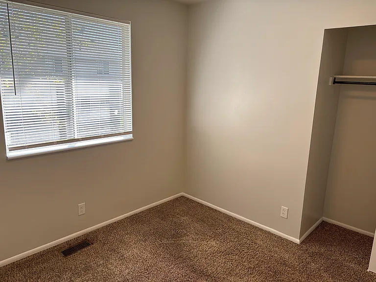 4239 W Bampton Ln — Photo 8