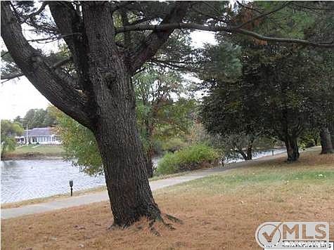 5th image of 405A Portsmouth Dr