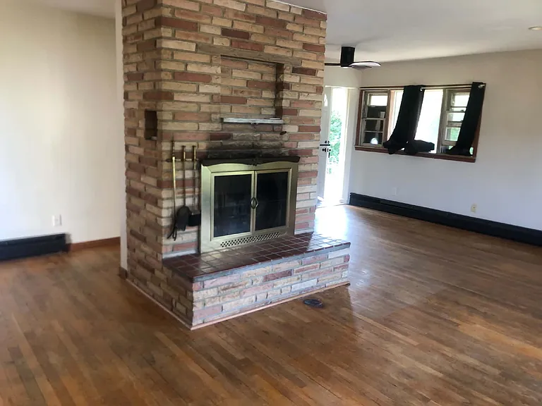 6903 Buchanan St — Photo 2