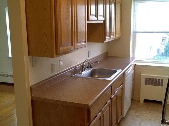 3rd image of 909 Montgomery Ave #1xg1444j1