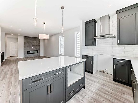 5th image of 49 NE Albright Rise