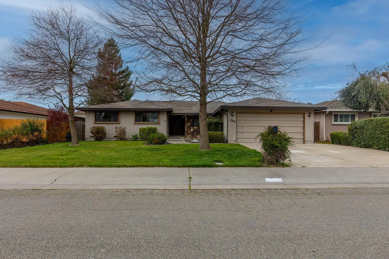 7000 Wavecrest Way photo 1