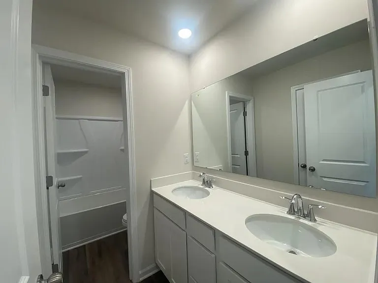 1537 Woodhouse Dr — Photo 15
