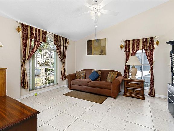2nd image of 1829 Westpointe Cir