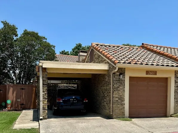 2607 Entrada Blvd, Irving, TX 75038