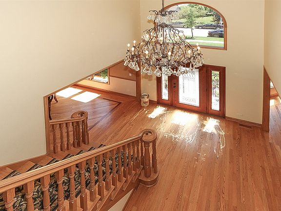 4th image of 806 Winfal Dr