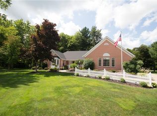 10428 Loreto Ridge Dr, Willoughby, OH 44094