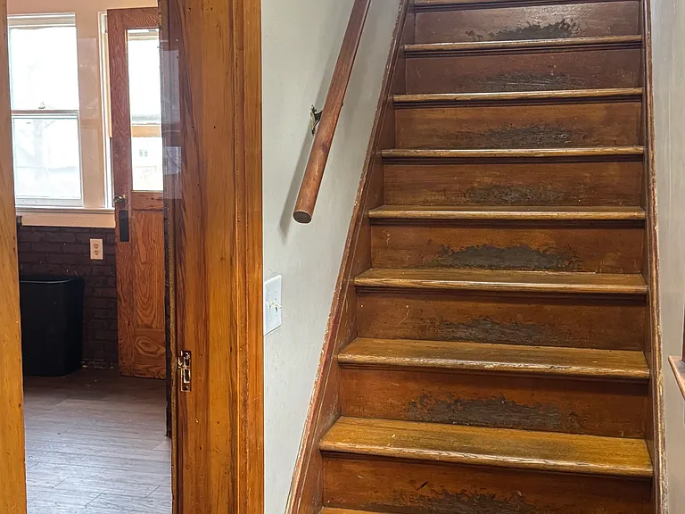 104 Millbank St — Photo 8