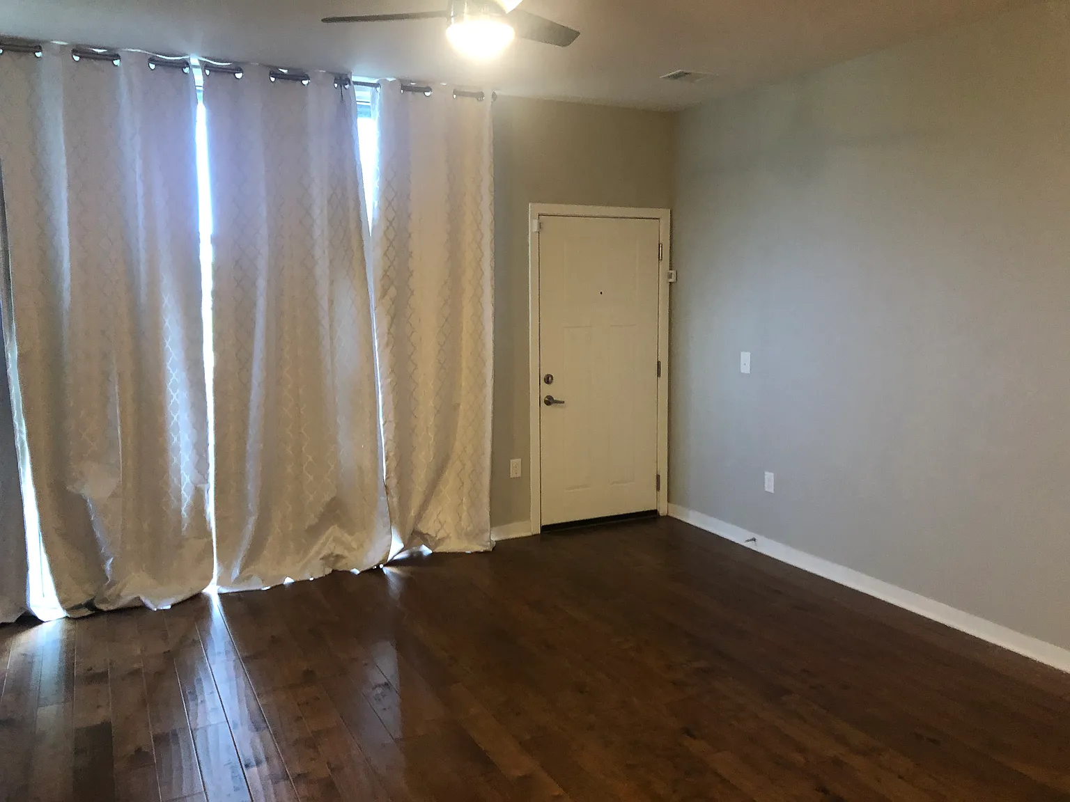 1 bed, 875 sqft, $1,700 — Photo 4