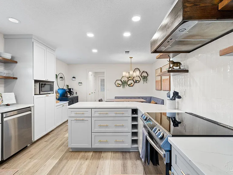 5276 Springdale Dr — Photo 14