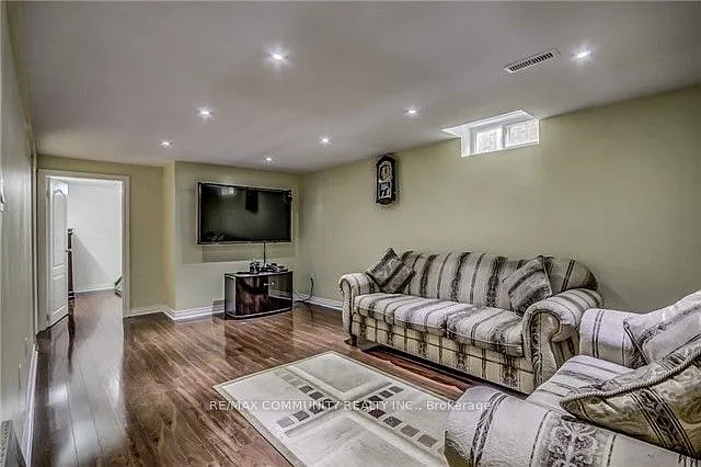 Building Photo - 69 Tangmere Cres #BASEMENT