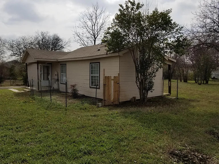 3700 Radford Rd — Photo 2