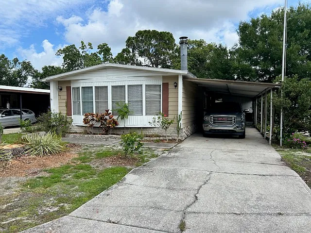 8913 Fox Trl — Photo 1