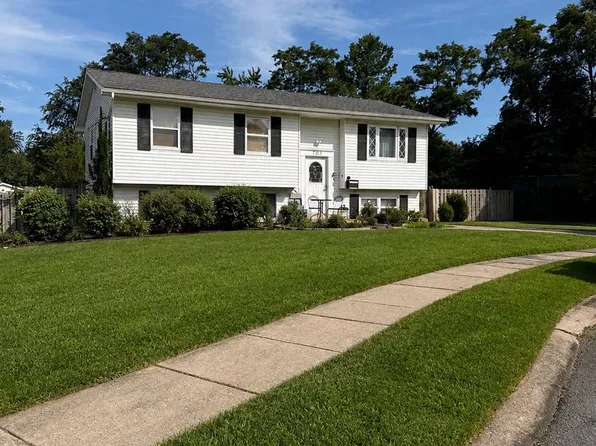705 Serenity Ct, Edgewood, MD 21040
