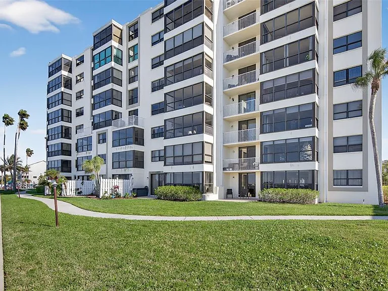 300 Woodette Dr #404B — Photo 38