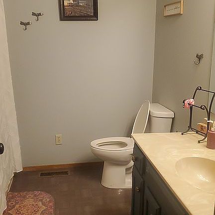 3rd image of 712 Newton Ave