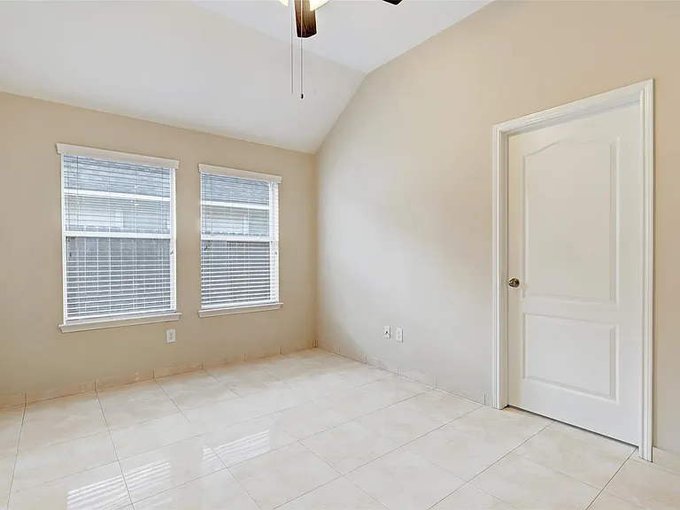 19103 Golden Heath Ln — Photo 11