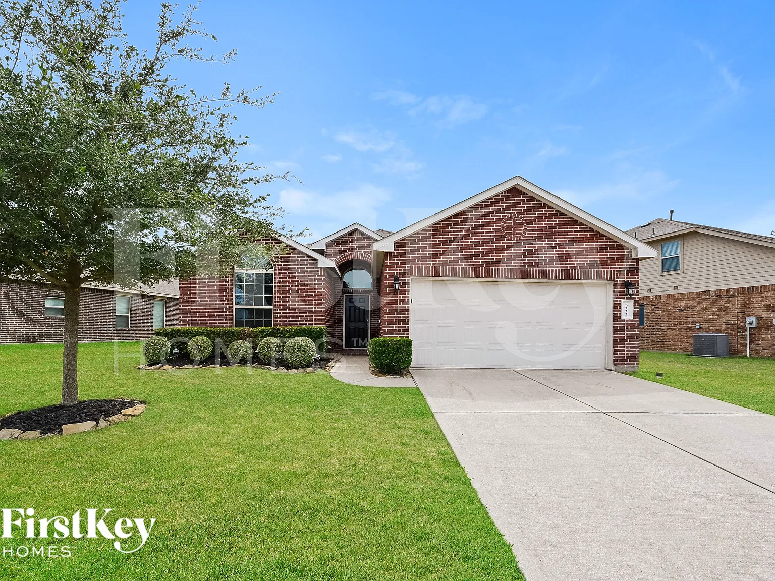 3 bed, 2.0 bath, 1639 sqft, $2,050 — Photo 1
