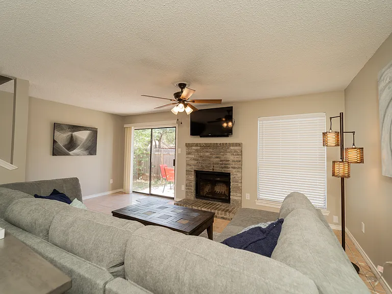 2640 Gwendolyn Ln #B — Photo 23