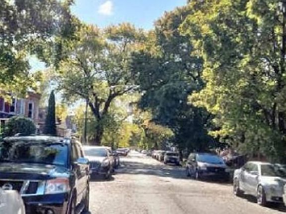 Exterior Neighborhood (street photo)