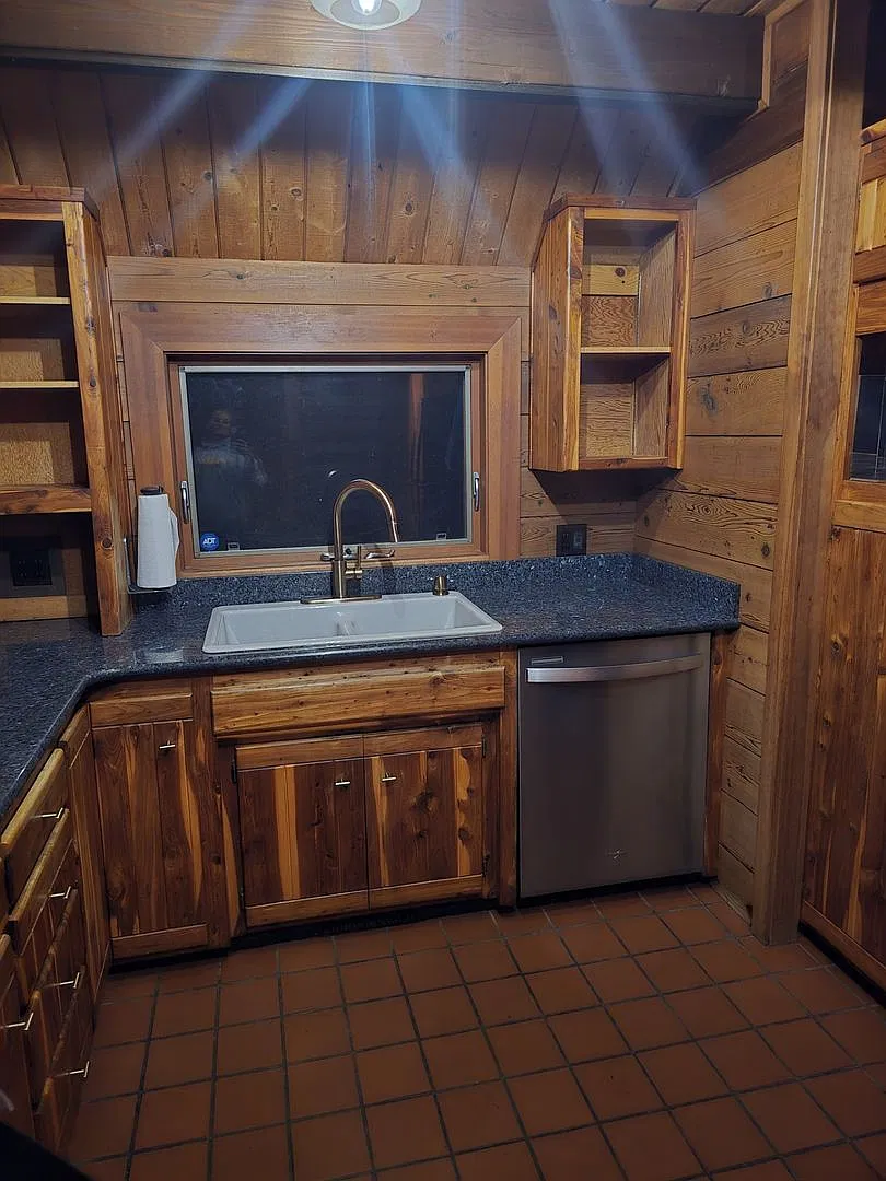 Charming 2-Bedroom Retreat in Ferndale — Photo 4