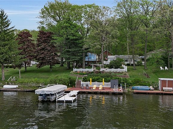 4th image of 4046 Lakeside Avenue