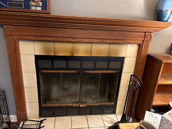 2nd image of 670 Van Ave