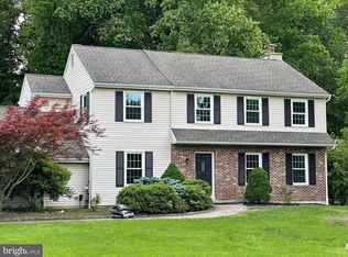 106 Viewpoint Dr, Downingtown, PA 19335
