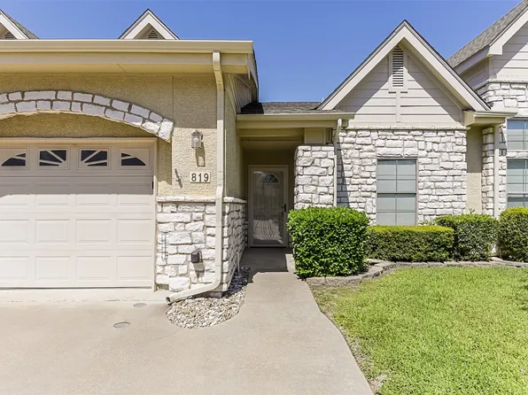 819 Earhart Ave, Grand Prairie, TX 75051