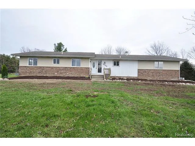 5765 Munger Rd photo 1