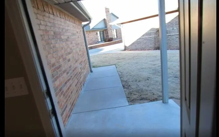 2 bed, 1.0 bath, 830 sqft, $1,080 — Photo 2