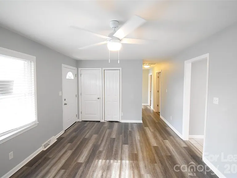 924 Edgegreen Dr — Photo 23