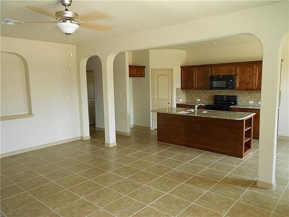 2nd image of 606 Algerita Dr