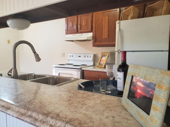 1316 Meadowcreek Dr APT 7, Pewaukee, WI 53072